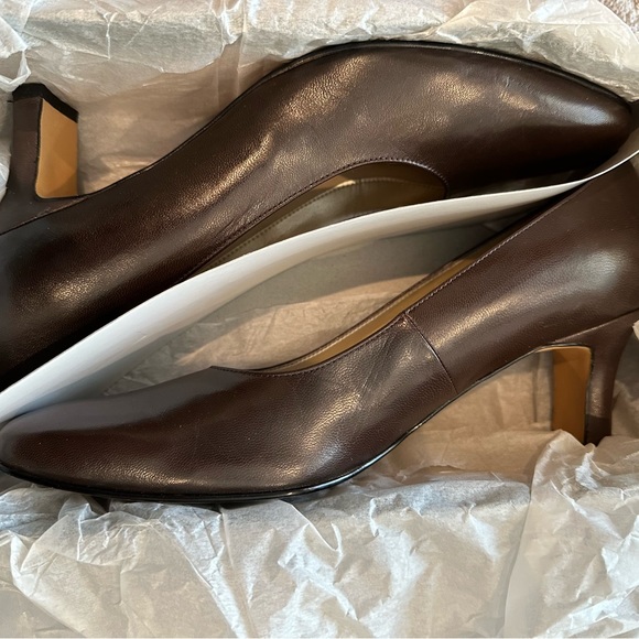 Ros Hommerson Dress Shoe - 10 Narrow - Picture 4 of 8